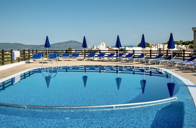 Vista Blu Resort Villa sleeps 4 and 2 bathrooms, AC