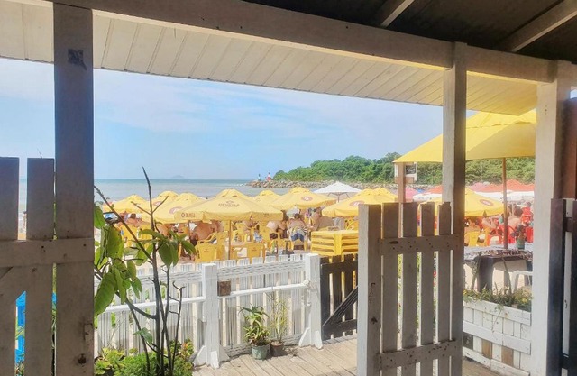 Vista do Farol, Casa na Orla da Praia Barra da Lagoa