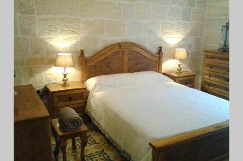 Vittoriosa holiday apartment rental with Ac