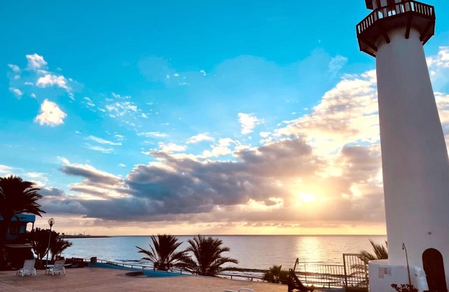 VIVIENDA ÚNICA EN PRIMERA LÍNEA DE PLAYA