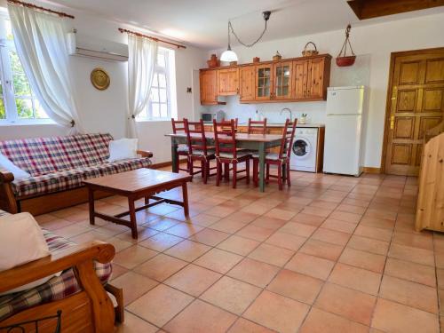 VV Casa Matilde "by henrypole home"