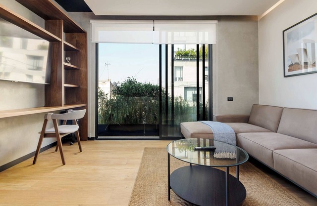 w* | Fabulous 1BR with Elegant Balcony in Roma Nte