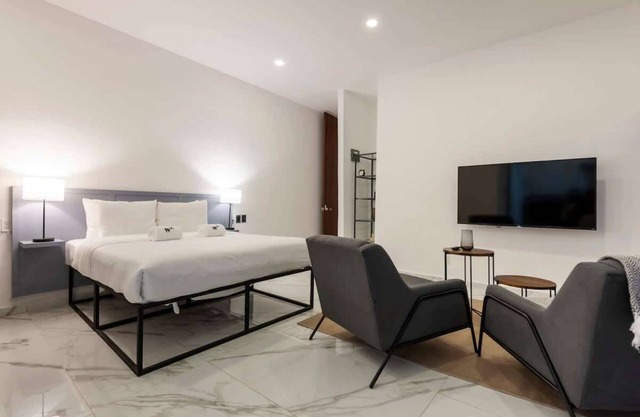 w* | Lush loft with Modern Deco in Polanco