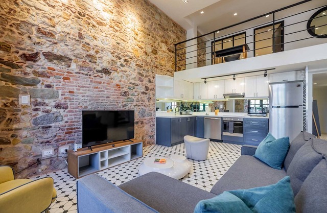 w* | Majestic Duplex in Plaza Catedral
