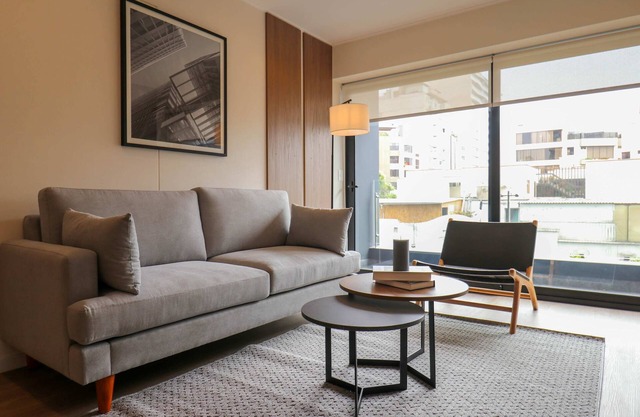 w Prestigious 2BR w Balcony Near Larcomar