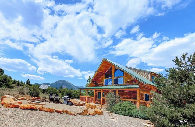 W-W: Guest Ranch Group Lodging up to 70!