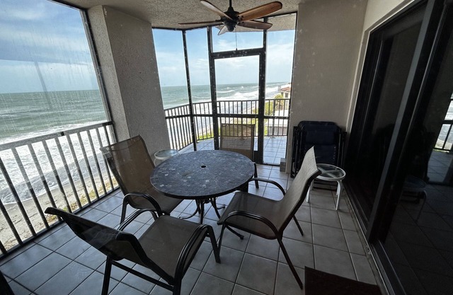 Wake Up To The Amazing Sounds And Views Of The Gulf!