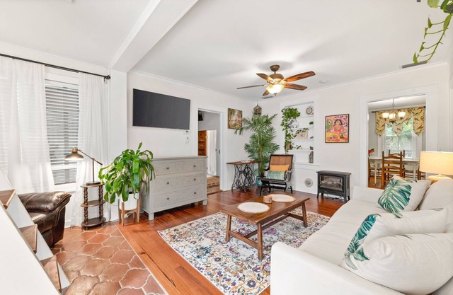 Walk Everywhere! Upgraded Historic Cottage - circa 1883