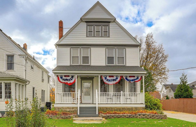 Walk to Beach: Home w/Pool in Vermilion