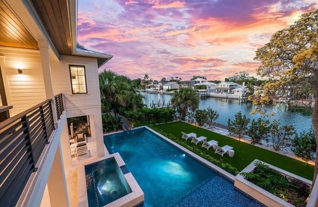 Walk to Everything, Gulf Views, Waterfront, Heated Resort Style Pool w/Slide