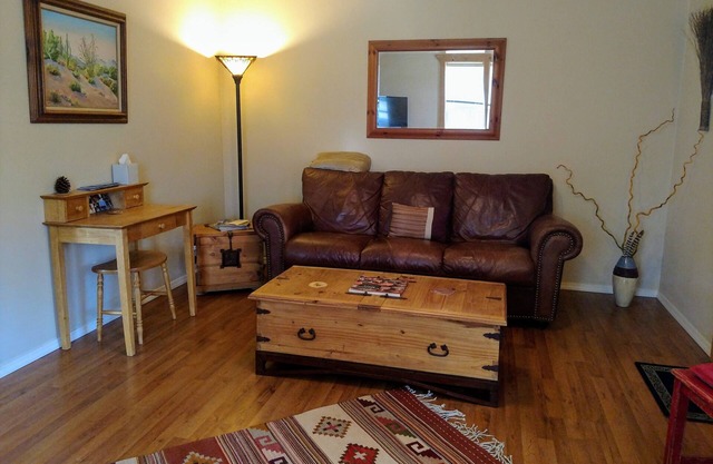 Walk to Historic Downtown Silver City1017 N. Bennett St.