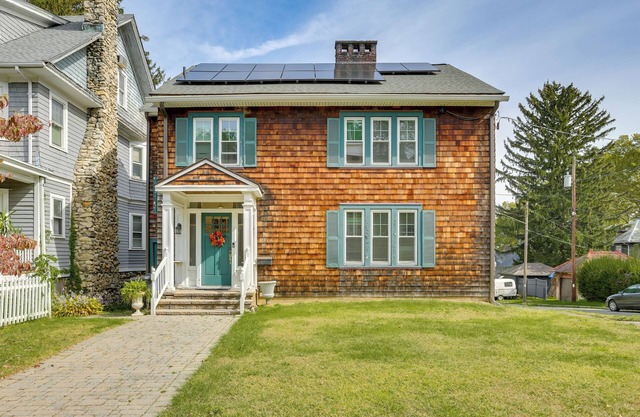 Walk to Hudson River Waterfront: Newburgh Home