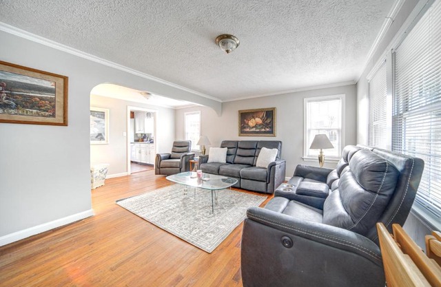 Walk to Lake Erie and Beach Access Home with Deck!