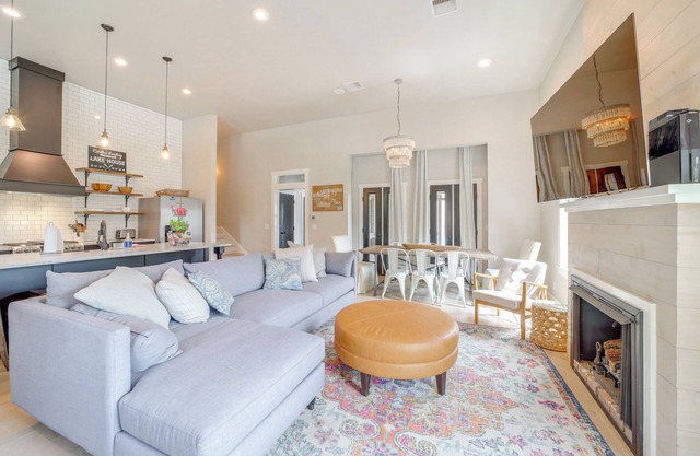 Walk to Lake: Home w/Community Perks in Canadian!