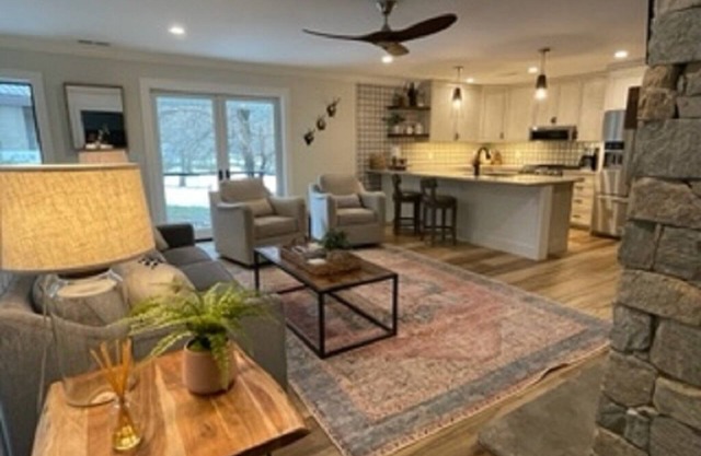 Walk to MainSt. Downtown Highlands. Great Guest Reviews! Sleeps 8 & dog friendly