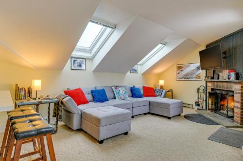 Walk to Mount Snow Resort Unit with Pool and Hot Tubs