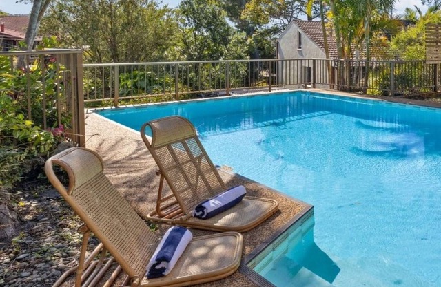 Walk to the Beach, Sleeps 9, 4 Bedrooms, 2.5 Bathrooms