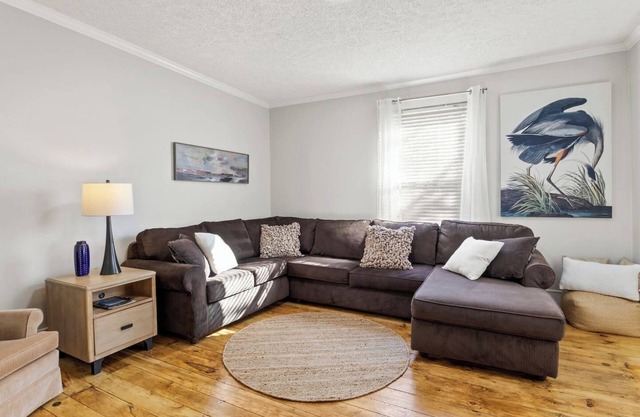 Walk to town and Canandaigua Lake | Finger Lakes