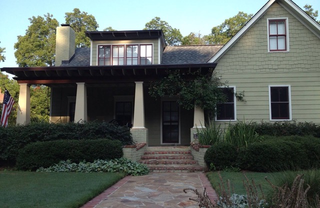 Walking distance to Campus and The Square.