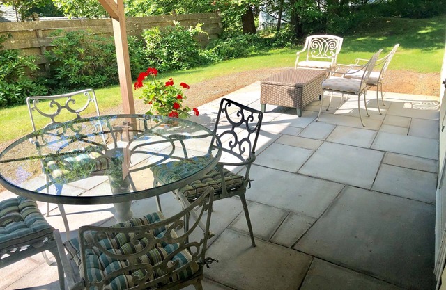 Walking distance to Ogunquit Beach, Ogunquit Dining, Shopping & Marginal Way!