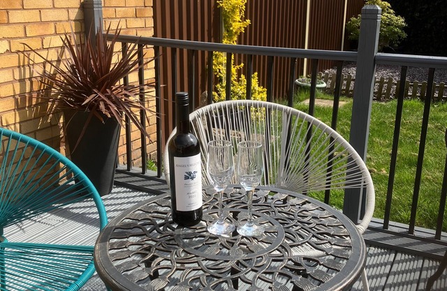 Wall Heath Retreat - Period 3 Bedroom Cottage