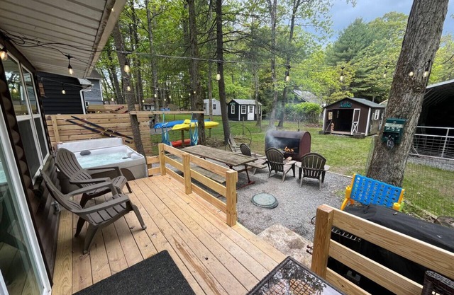 Wally`s Cabin|New|Hot Tub|Kayaks|Firepit|Fireplace