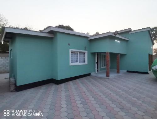 Wamz Apartments And Tours B
