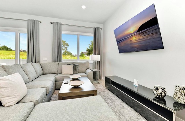 Warm & Welcoming Condo near Disney with Resort & Waterpark Access - B45-135