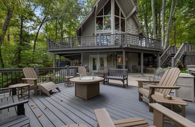 Water's Edge-Water Views, Dock/Slip, Hot Tub, Fire Pit, SUPs