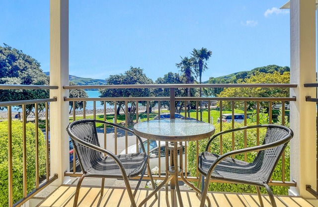 Waterfront 2-Bedroom Harbor View Apartment