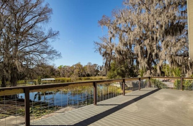 Waterfront, Boat Launch, King Bed w/en suite bath