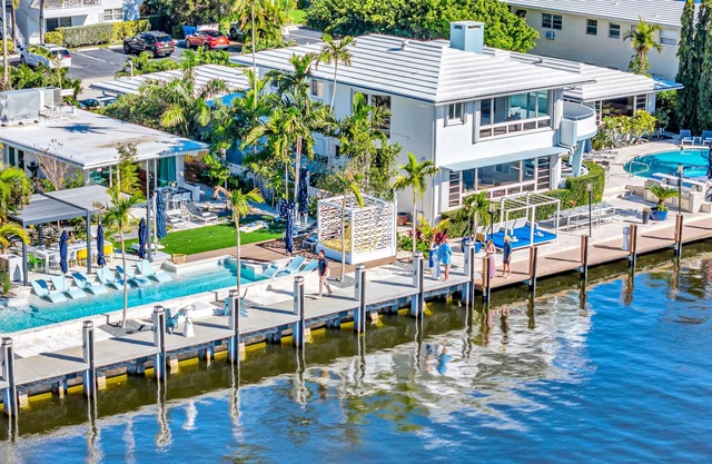 Waterfront Compound/2 Heated Pools/SaltAire & Lime Keys