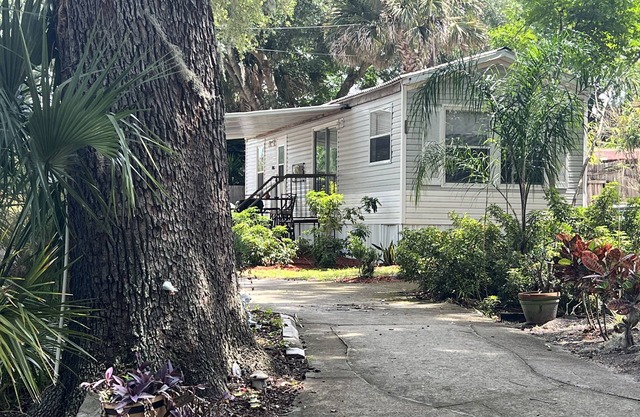 Waterfront Cottage on Haynes Creek