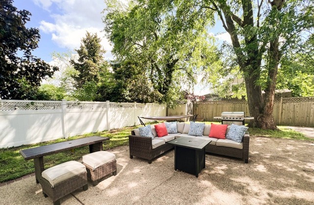 Waterfront Family-Friendly Community, Fenced-In Yard and Dog-Friendly