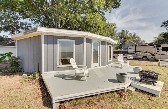 Waterfront Jonesville Studio on Black River Lake!