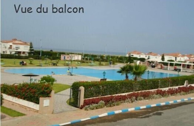 Waterfront villa in a guarded residence with swimming pool