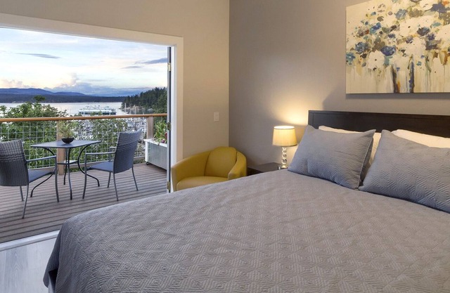 WATERVIEW IN TOWN! Cannery Inn - Hyak