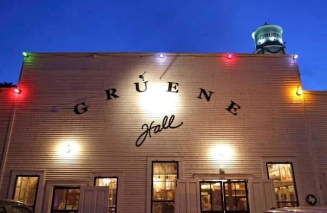 Waterwheel Escape - River access+2pools+4 hot tubs