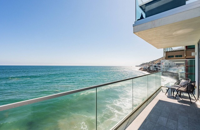 Wavecrest Malibu by Fieldtrip | Designer Artist Escape w/Panoramic Ocean Views