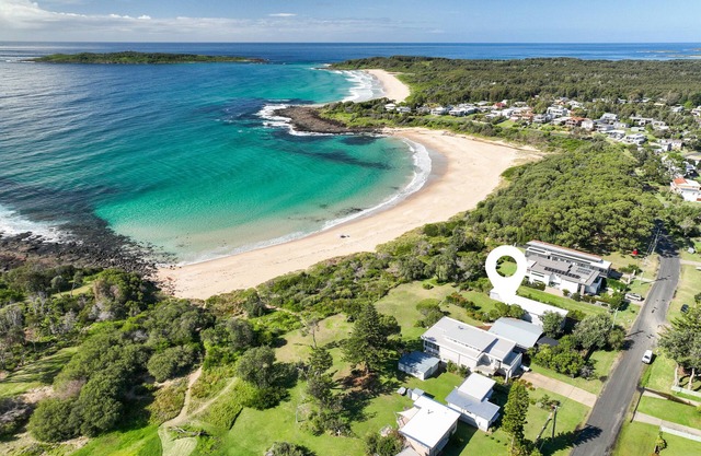 Waves At Bawley - Beachfront Beach House