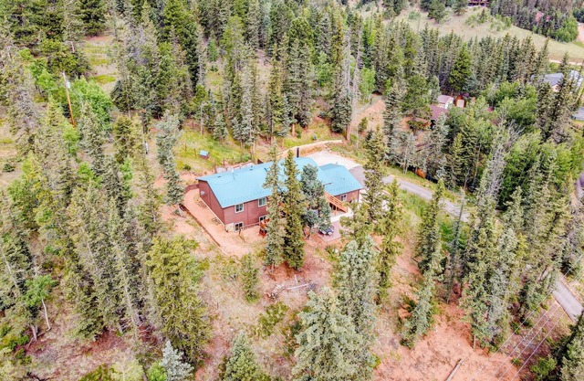 Webbel Alliance Basecamp - Galactic Lake Views, Hot Tub, WiFi, Family Adventures