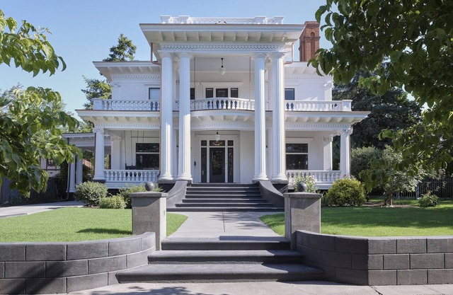 Welcome to Boyer House - Iconic Historic Home Steps from Whitman and Downtown