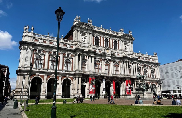 Welcome to Casa Meraviglia, an oasis of peace in the beating heart of Turin.