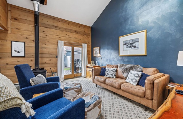 Welcome to Evergreen Lodge! Close to the slopes!