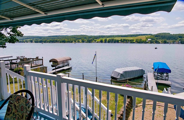 Welcome to Sun, Fun and Wine-ta.