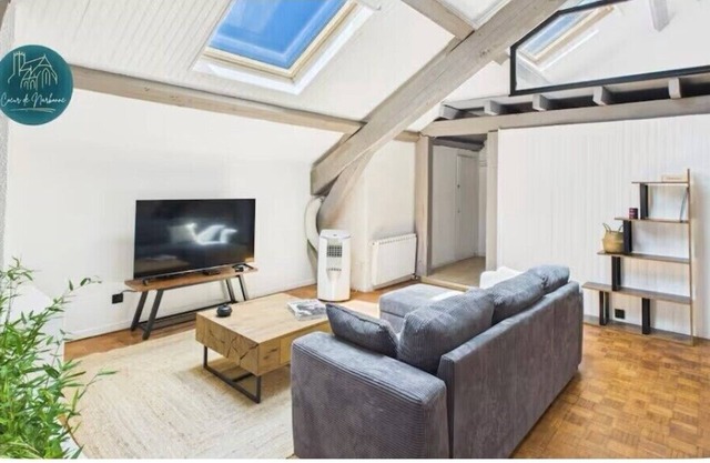 Welcome to the "Heart of Narbonne"! 150 m2 of comfort right in the historic center