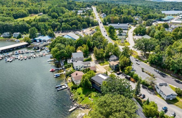 Welcoming 5-BDRM 2 Bath-Cottages with 2 Boat Docks/AC in Meredith-NO WAKE Zone