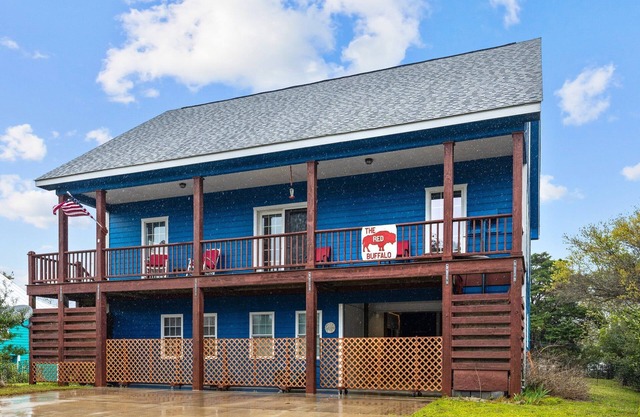 Welcoming beach home, steps to beach and town.