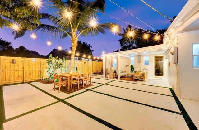 WELL EQUIPT VACATION HOME 5 MIN FROM THE BEACH, SHOPPING, WATERPARK, STATE PARK