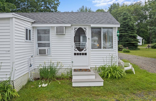 Wells/Ogunquit country cabin Sleeps 4